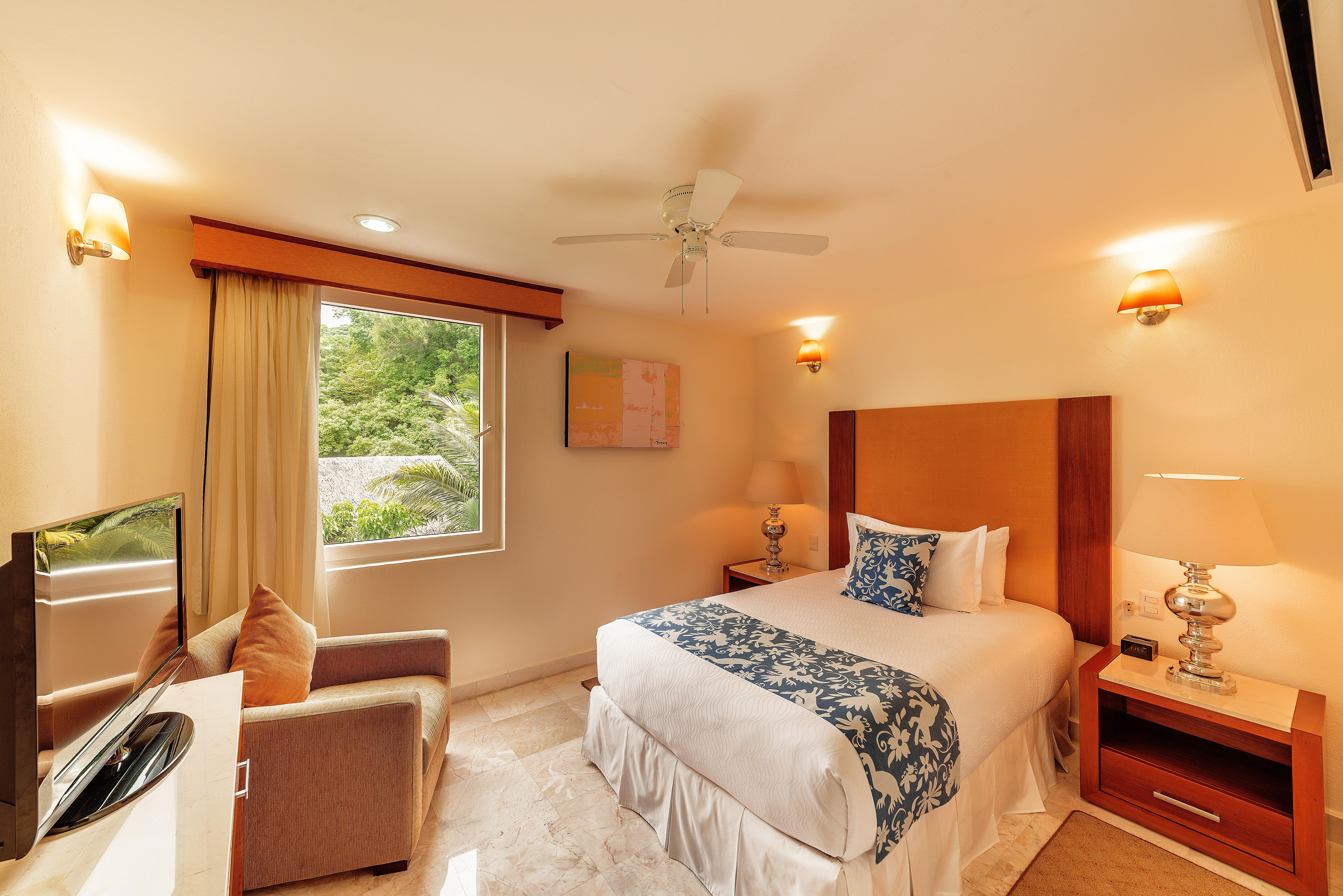 Grand Miramar All Luxury Suites & Residences (Adults Only) Puerto Vallarta Exterior photo
